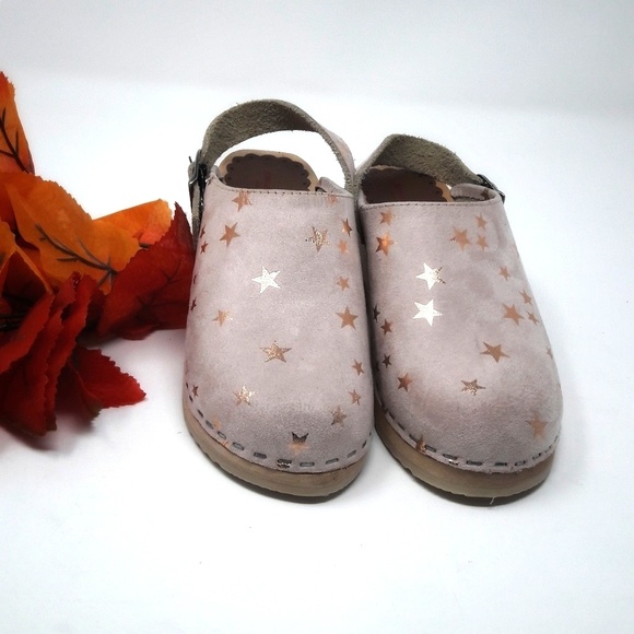 Anna Other - Anna Wooden Suede Girls Clogs With Gold Stars